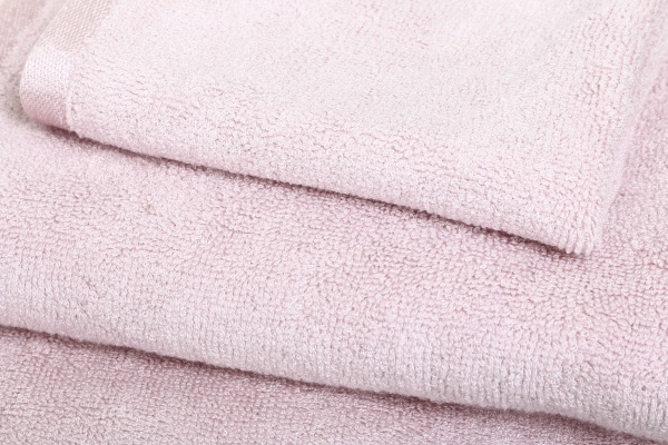 Рушник махровий Glossy 70x140 см пудровий Texpol 