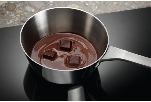 Варильна поверхня Electrolux EIS624