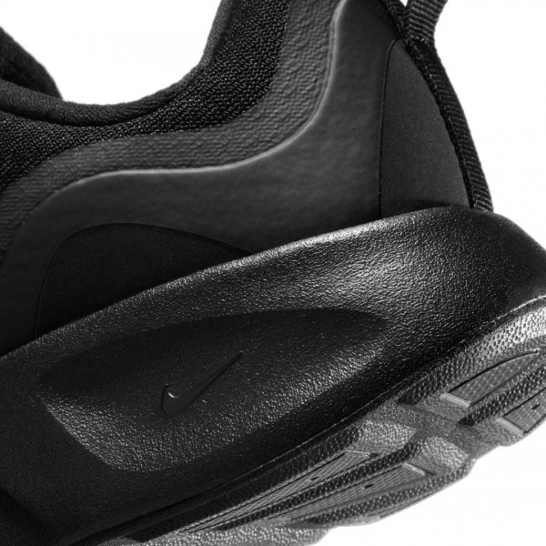 Кросівки Nike CJ3816-001 р.US 4,5Y чорний