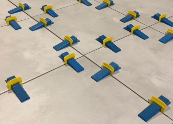 Система выравнивания плитки Т-Нова основа СВП-Макси 1 мм 50 шт./уп.