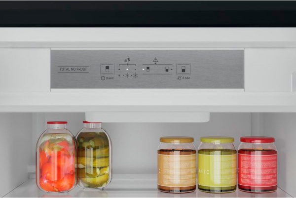 Встраиваемый холодильник Hotpoint Ariston HAC20 T321