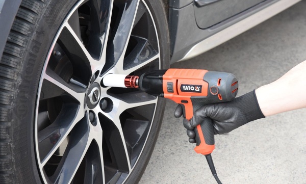 Гайковерт ударний мережевий YATO YT-82020