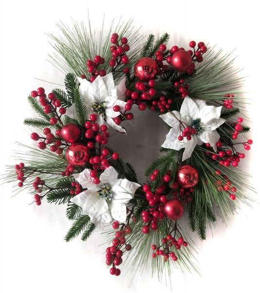 Венок новогодний с хвоей, листьями, белыми пуансетиямы, ягодами, шарами d600 мм EPI-36734F-white flower 
