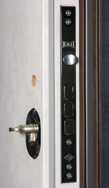 Двері вхідні Булат Гарант 535 бетон антрацит 2050x850 мм праві