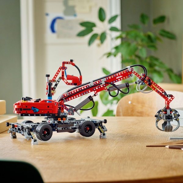 Конструктор LEGO Technic Маніпулятор 42144