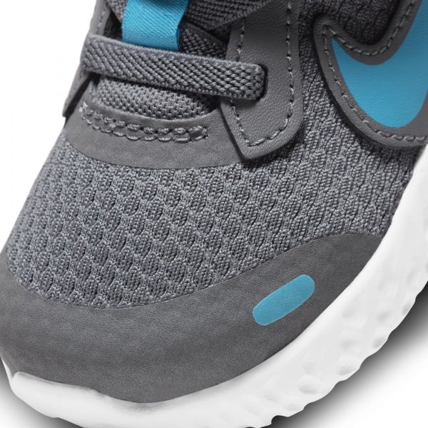 Кроссовки Nike NIKE REVOLUTION 5 BQ5673-019 р.US 8C серый