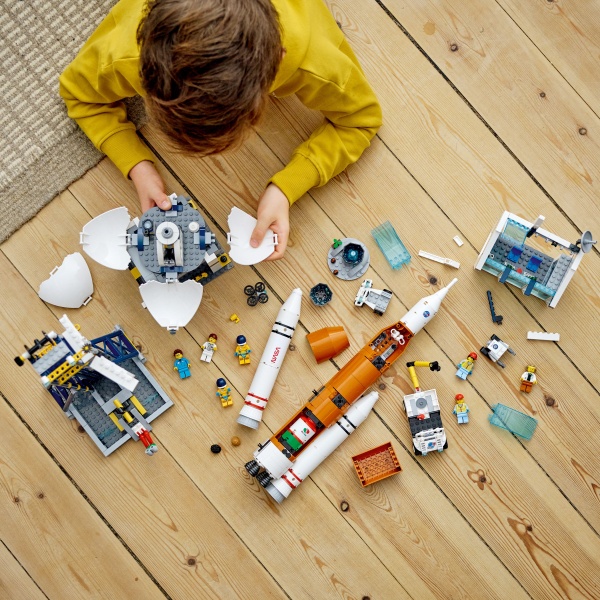 Конструктор LEGO City Космодром 60351