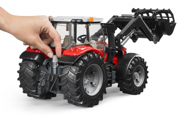 Трактор Bruder Massey Ferguson 7624 з переднім навантажувачем 1:16 03047
