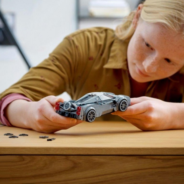 Конструктор LEGO Speed Champions Pagani Utopia 76915