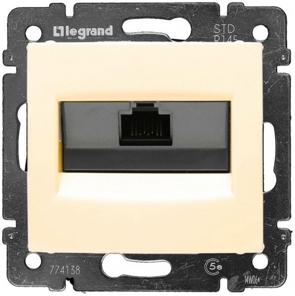 Розетка комп’ютерна Legrand Valena RJ45 CAT5 UTP кремовий 774138