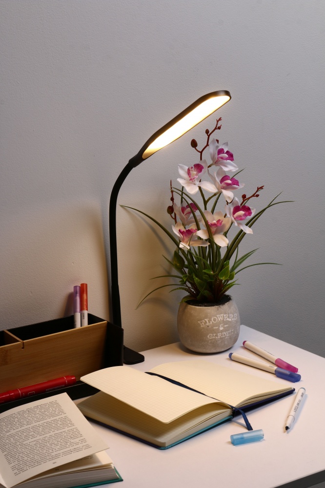 Настольная лампа Luna 10 Вт черный LML-L24CCT-S