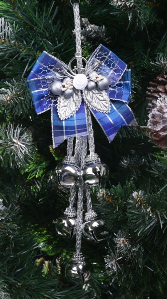 Подвеска декорированная Global Treasure бант с колокольчиками 30 см в ассортименте P2106048AB
