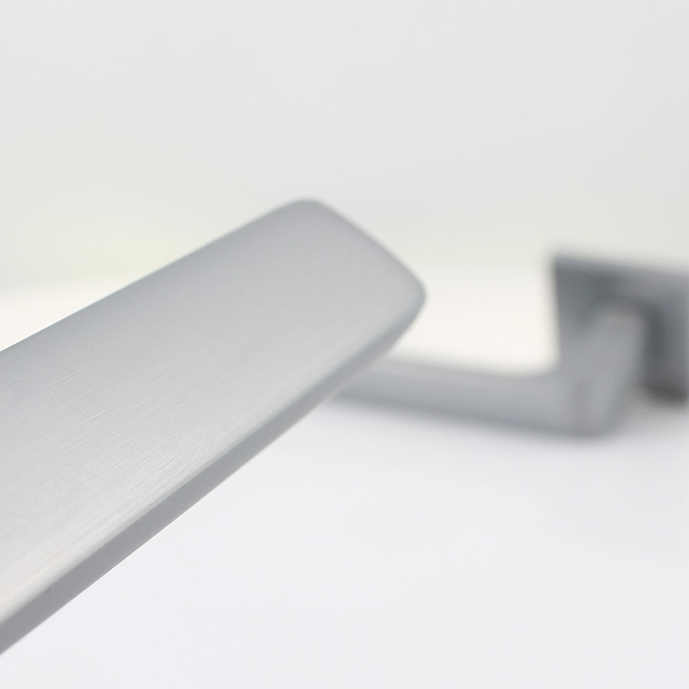 Ручка на розетці Comit Inferno брашований матовий хром