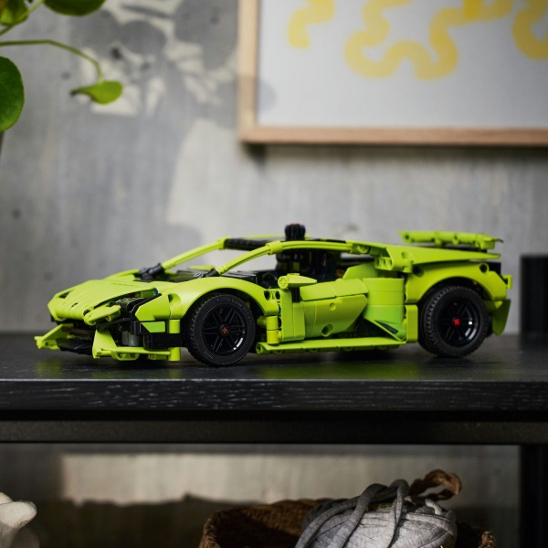 Конструктор LEGO Technic Lamborghini Huracan Tecnica 42161