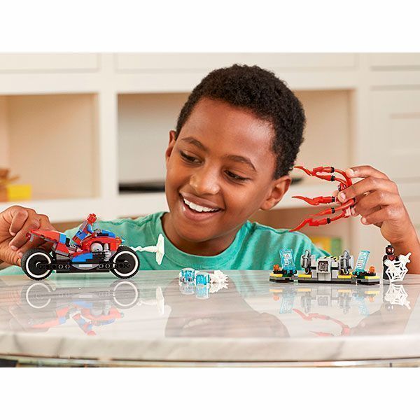 Конструктор Lego Super Heroes Marvel Рятувальна операція на мотоциклах 76113