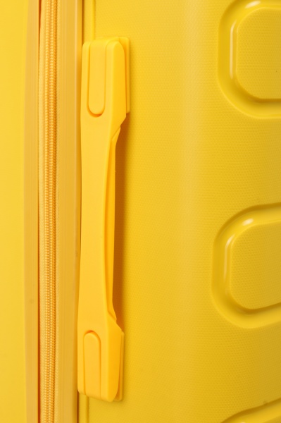 Чемодан 66 л желтый XY22100 60х42х26 ABS 