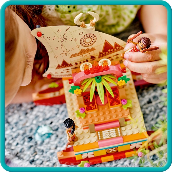 Конструктор LEGO ǀ Disney Пошуковий човен Ваяни 43210