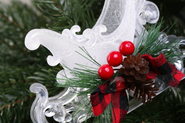 Декоративна підвіска Санчата з декором 13x10 см E2633W білий