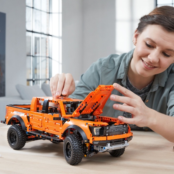 Конструктор LEGO Technic Ford® F-150 Raptor 42126
