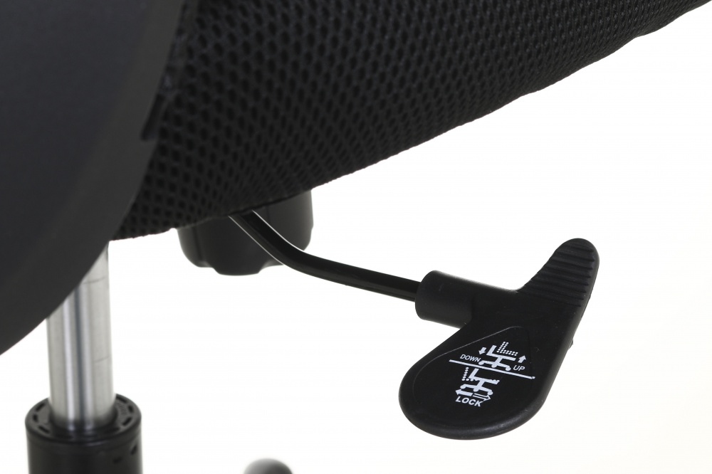 Кресло офисное Жасмін черный