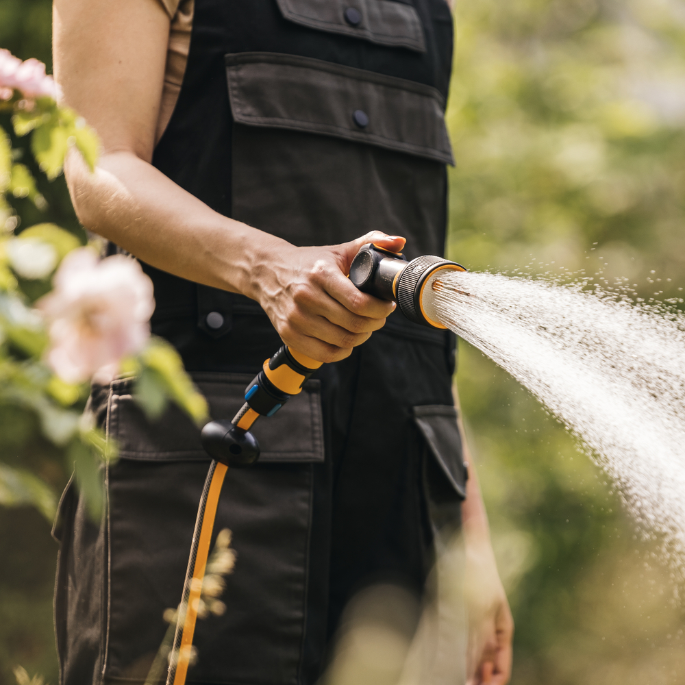 Пістолет-розпилювач Fiskars для поливу 3 функції CF