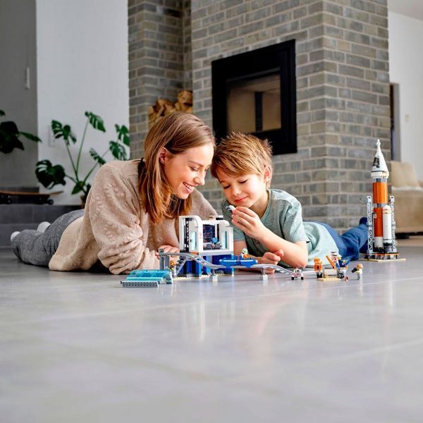 Конструктор LEGO City Ракета для проникновения вглубь космического пространства с контролем пуска 60228