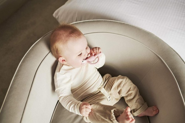 Прорезыватель Matchstick Monkey Свинка светло-розовая 11 см (MM-PG-001)