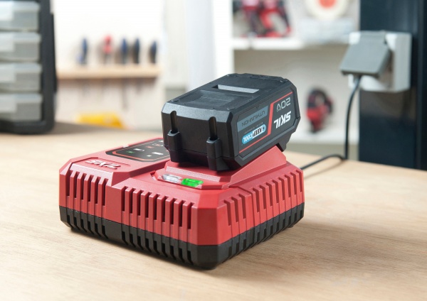 Аккумуляторная батарея и зарядное устройство SKIL 20,0V 4Ah BC1E3111AA