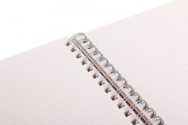 Блокнот эко деревянный А5 Колибри в точку на пружине 120 стр. KIRI Sketch