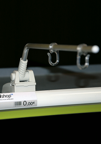 Держатель магнитный для вывесок алюминиевый серый с крючками 3 шт. 