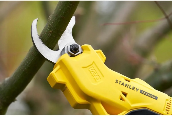 Ножницы аккумуляторные FATMAX SFMCPP32M1