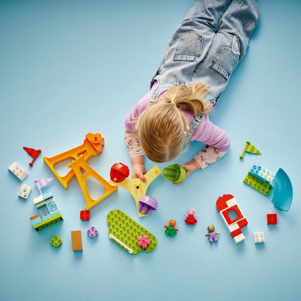 Конструктор LEGO DUPLO Ярмарка развлечений 10453