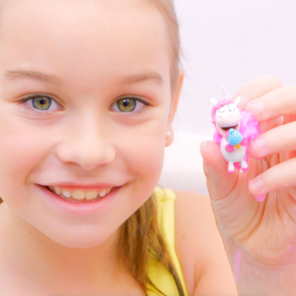 Бомбочка для ванны Inkee Милые Единорожки с игрушкой 100 г (18378)