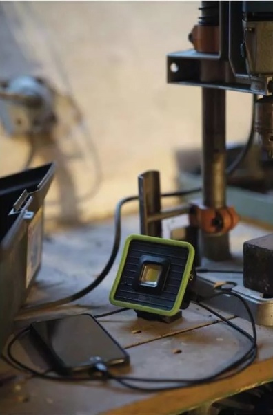 Фонарь прожекторный Emos P4539 LED 1000Lm Li-Ion черно-зеленый