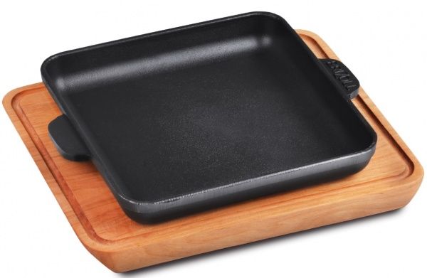 Сковорода чавунна квадратна з підставкою 180х180х25 мм HoReCa Brizoll