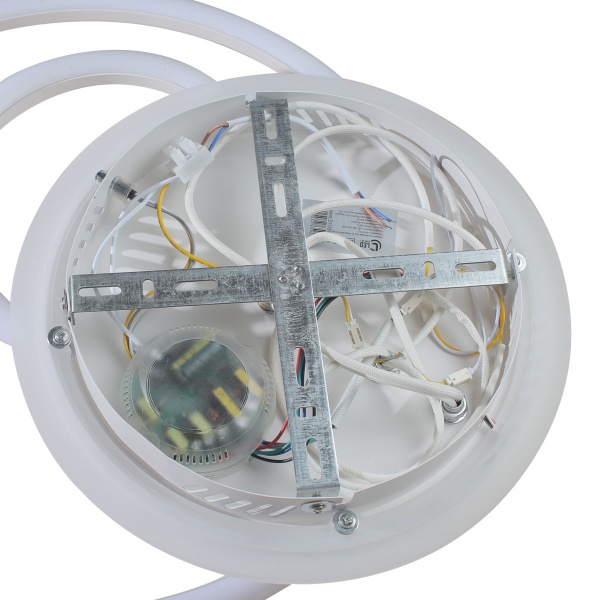 Світильник світлодіодний LED CONCEPT Malahide R 3 з пультом ДК 65 Вт білий 2800-6000-RGB К 