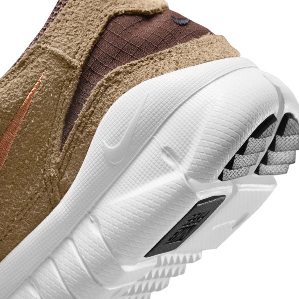 Кроссовки Nike FREE RUN TRAIL CW5814-200 р.41 US 8 26 см коричневый