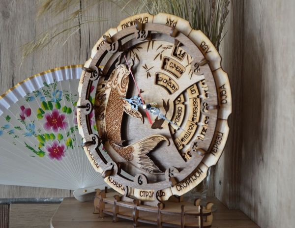 Часы настольные Рыба Кои d25.5 см