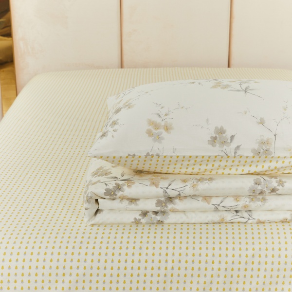 Комплект постільної білизни Matina сімейний жовтий із білим La Nuit 