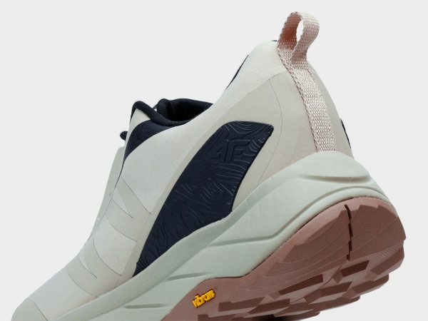 Кроссовки 4F SPORTSHOES M002 4FAW22FSPOM002-83S р.40 бежевый