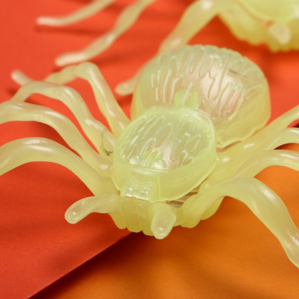 Набір павуків Хелловін 11x6 см 2 шт. світяться у темряві 974352 YES! Fun