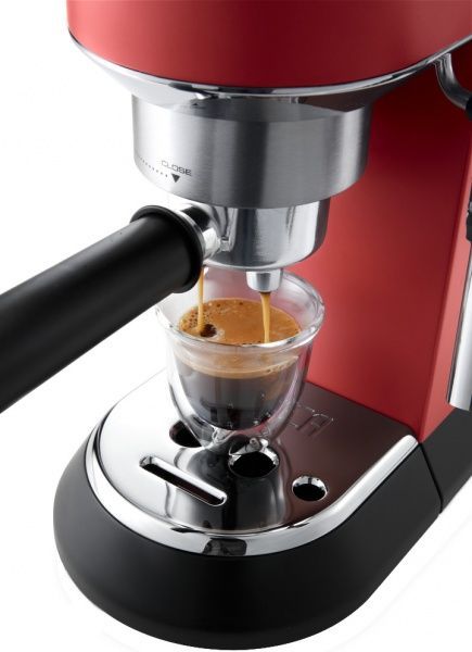 Кавоварка Delonghi EC 685 R 