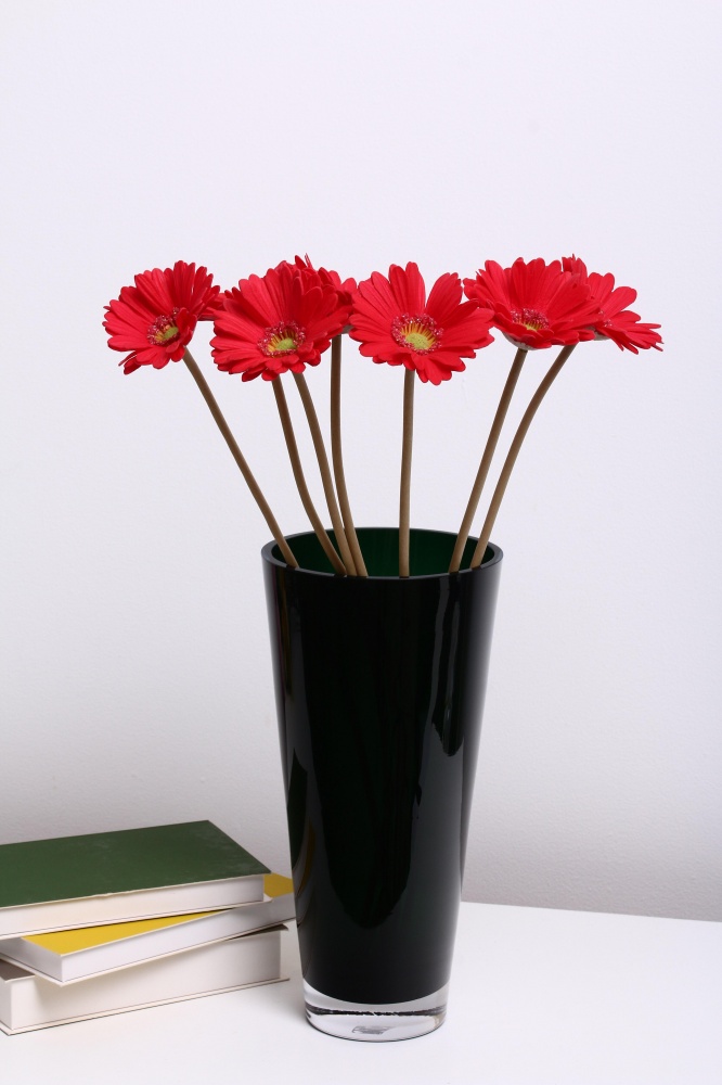 Ваза стеклянная Wrzesniak Glassworks Sofi 30 см зеленый 17-133B