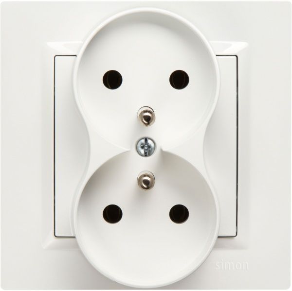 Розетка двойная с заземлением Simon 10 со шторками белый CGZ2M.01/11