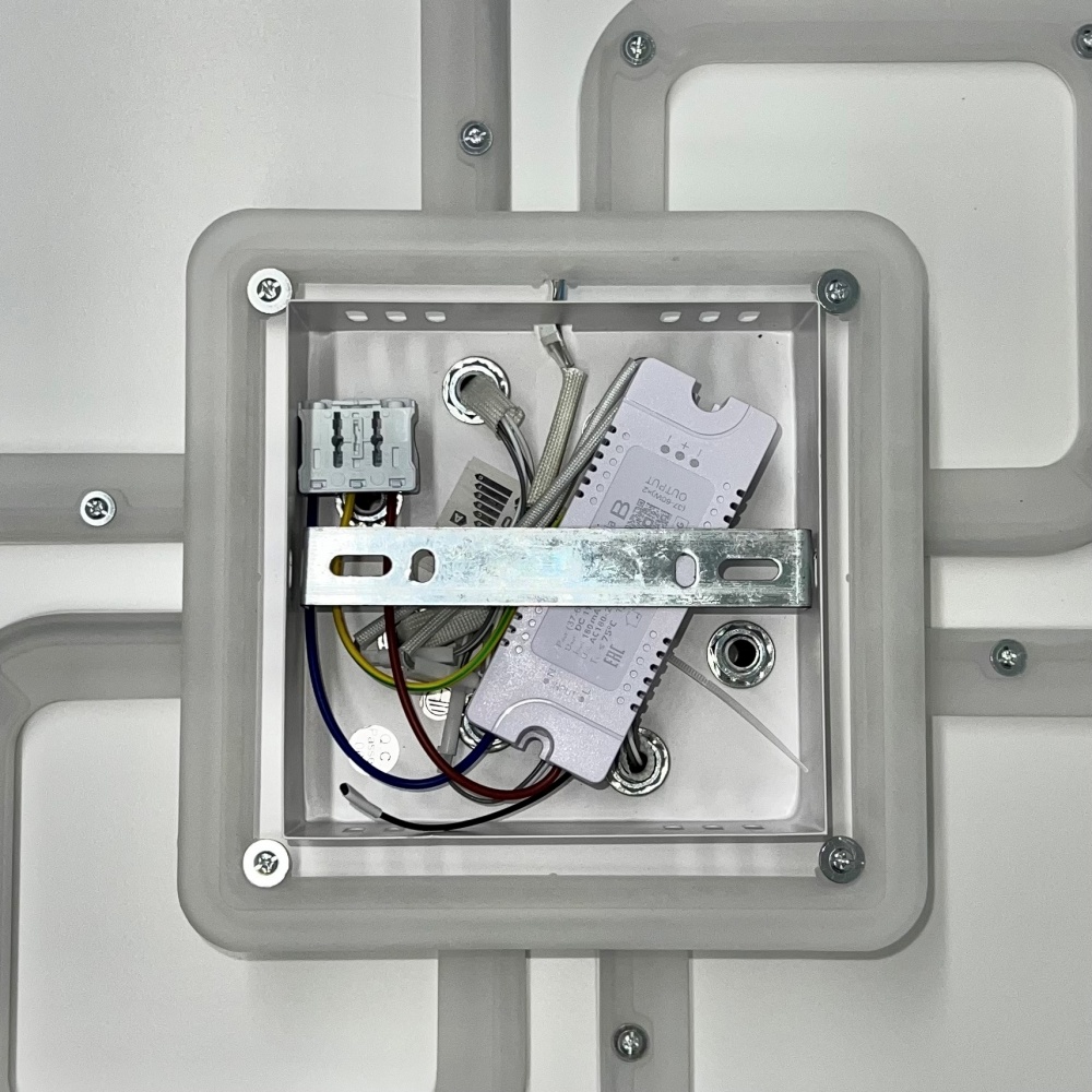 Люстра світлодіодна Luminaria 4x75 Вт LED-модуль 101 Біла SELENA 75W 5S WHITE