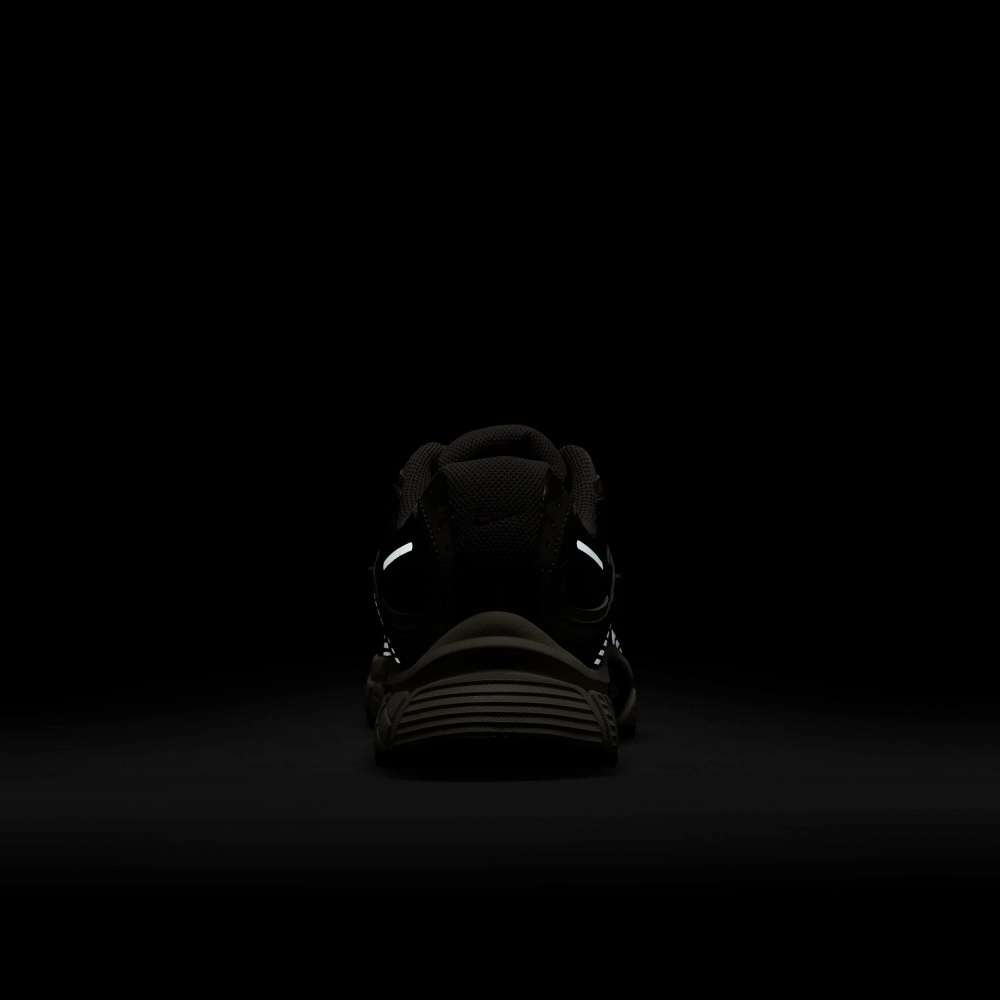 Кросівки Nike NIKE V5 RNR HJ5228-600 р.41