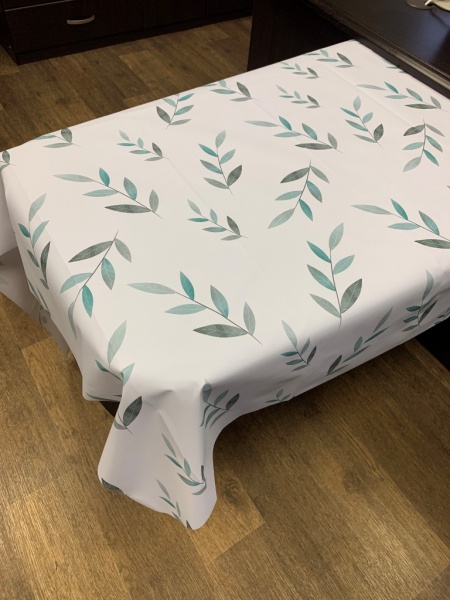 Скатерть Ветка 2-шаровая (ПВХ) 137x100 см мульти Даріана 