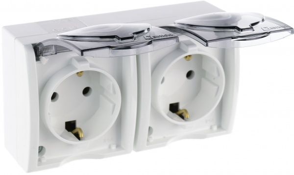 Розетка вологозахищена подвійна із заземленням Simon Aquarius без шторок білий AQGSz1-2/11A