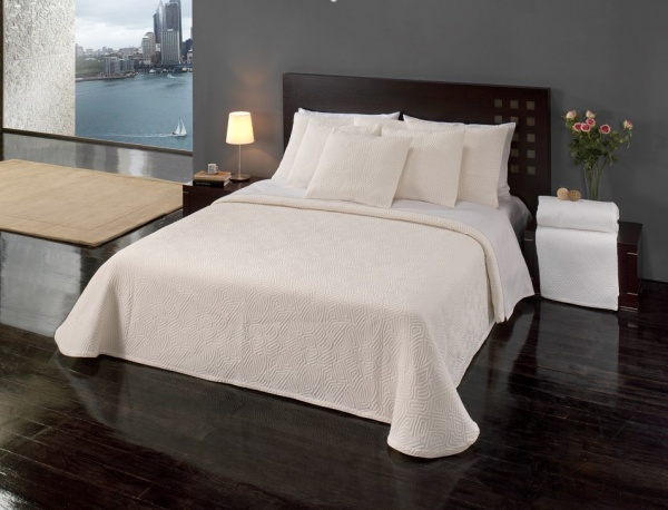 Покривало Calvin 230x260 см La Nuit молочний 