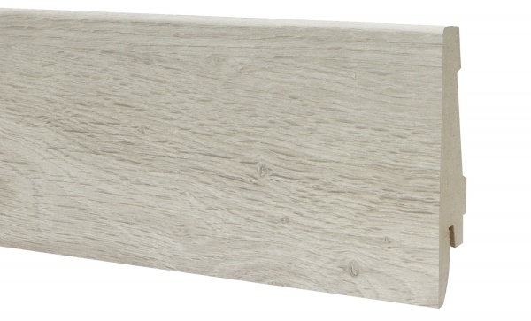 Плинтус скошенный ОМиС дуб пьемонт 80x16x2400 мм 